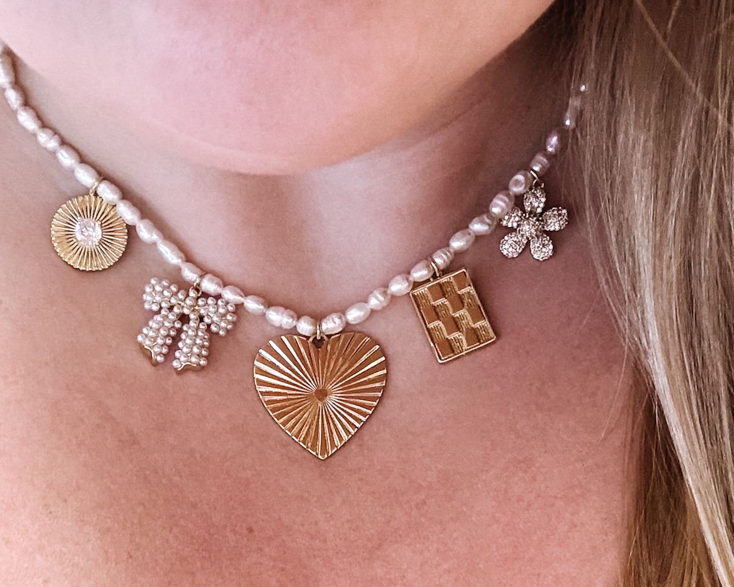 THE DAY TO NIGHT CHARM NECKLACE