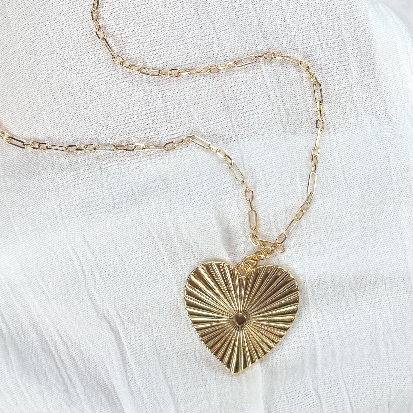 GILDED SUNBURST NECKLACE