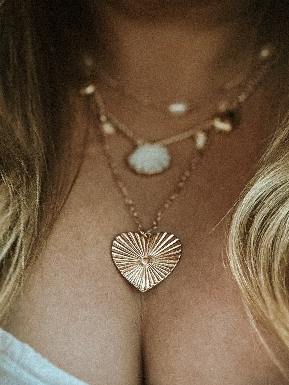 GILDED SUNBURST NECKLACE