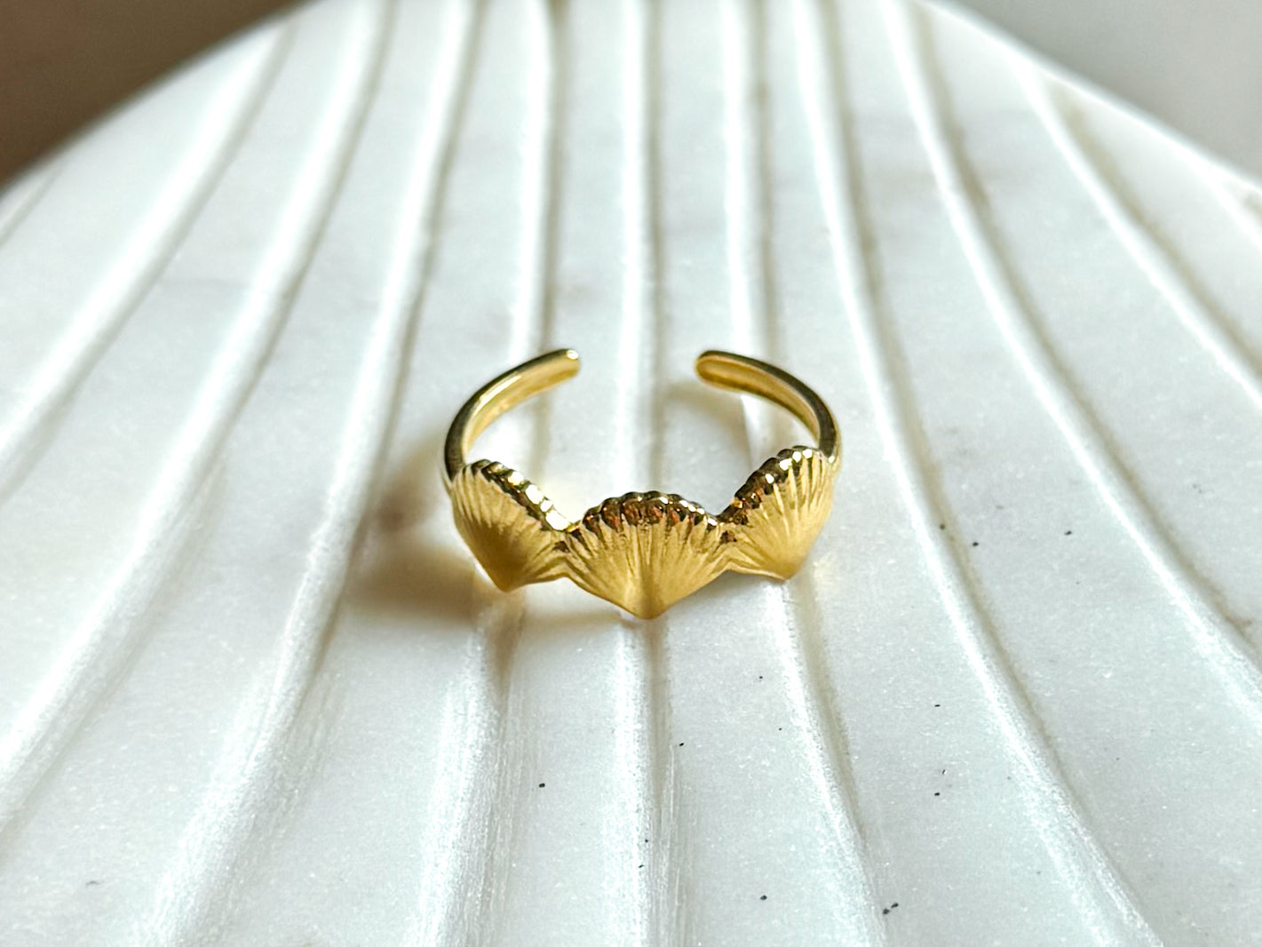 THREE SUMMERS ADJUSTABLE RING